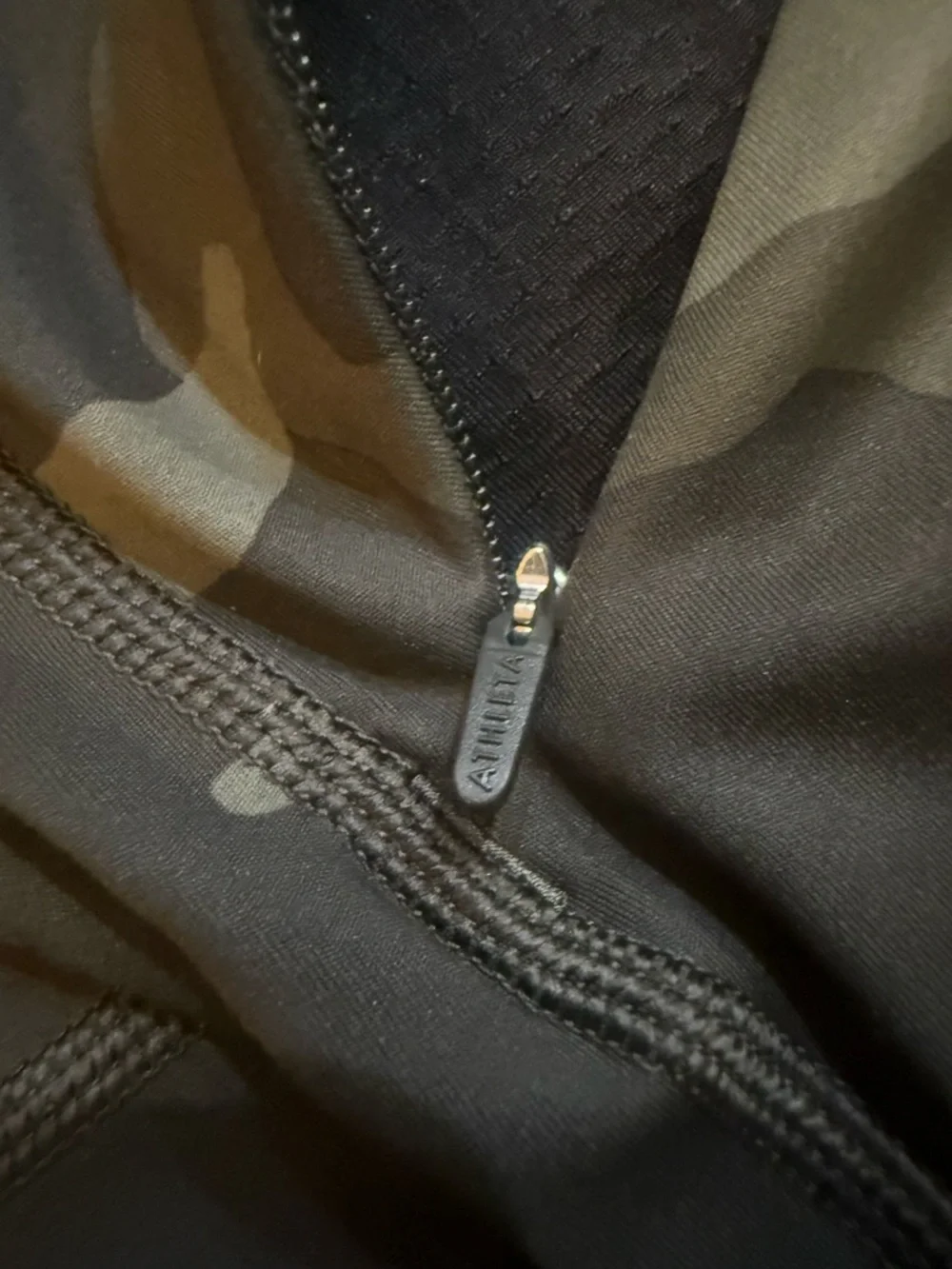 Athleta Camo Contender 7/8 Tight Leggings  in Olive and Black Size Medium